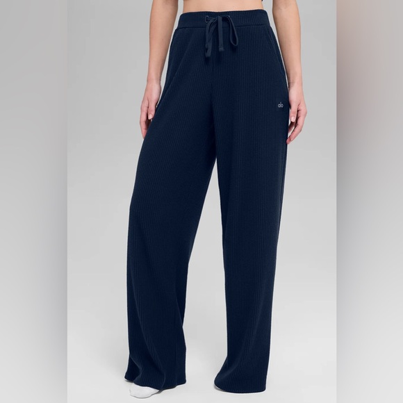ALO Yoga Pants - Alo Yoga Muse Wide Leg Pant in Navy Size XS NWT